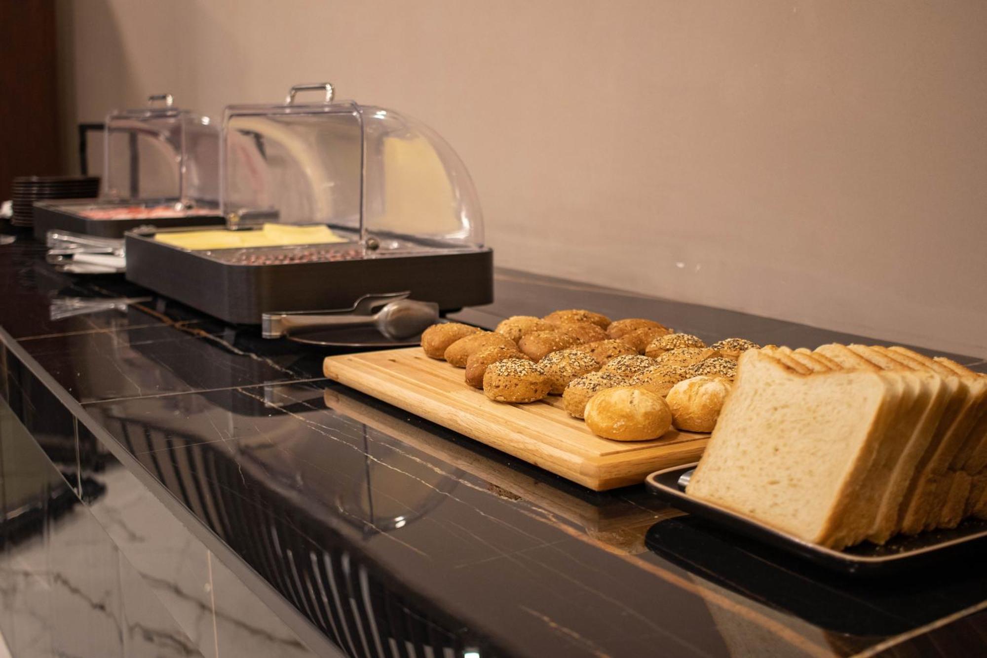 Emma Hotel Bologna Fiera Гранароло-делл'Эмилия Экстерьер фото